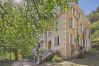 Ferienhaus in Saint-Léon-sur-Vézère - Großes Herrenhaus mit Terrasse und Pool für 10