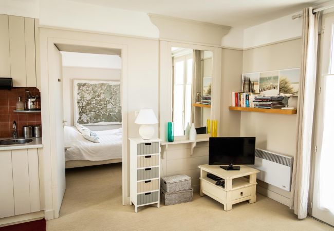 Ferienwohnung in La Flotte - Joliee Brise- Wohnung für 4 mit pool Ferienwohnung in La Flotte - Joliee Brise- Wohnung für 4 mit pool