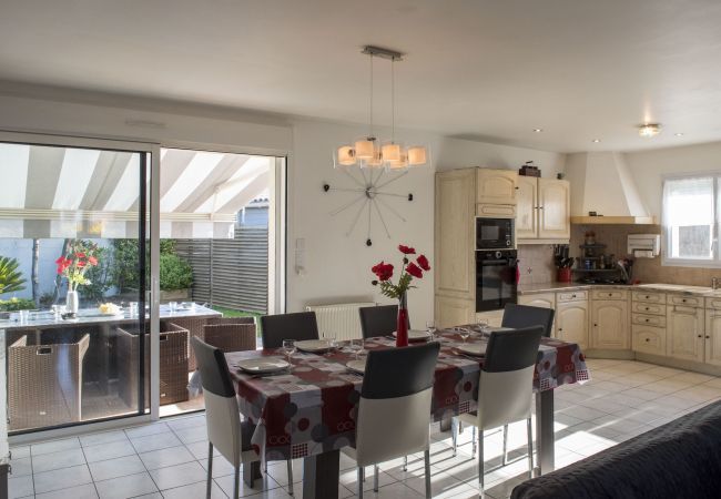 Ferienhaus in Le Fenouiller - Familienhaus für 6 mit Garten Ferienhaus in Le Fenouiller - Familienhaus für 6 mit Garten