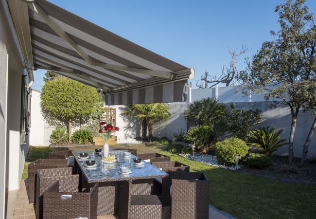 Ferienhaus in Le Fenouiller - Familienhaus für 6 mit Garten Ferienhaus in Le Fenouiller - Familienhaus für 6 mit Garten