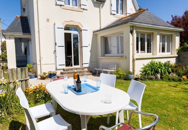 Ferienhaus in Treffiagat - Tréffiagat- Haus für 6- 300m von Strand Ferienhaus in Treffiagat - Tréffiagat- Haus für 6- 300m von Strand