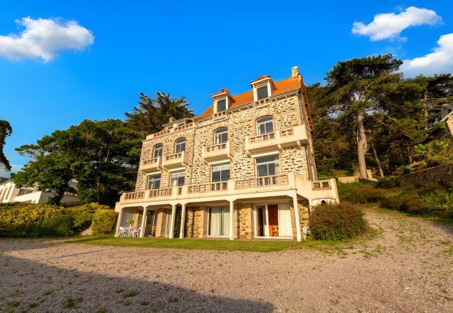 Ferienwohnung in Pléneuf-Val-André - 50m vom Strand entfernt, Wohnung mit Meerblick Ferienwohnung in Pléneuf-Val-André - 50m vom Strand entfernt, Wohnung mit Meerblick