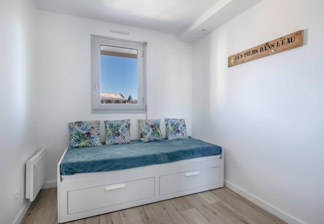 Ferienwohnung in Pornichet - At 30 meters from the beach, nice flat for 6 Ferienwohnung in Pornichet - At 30 meters from the beach, nice flat for 6