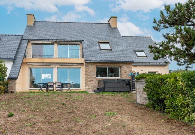 Ferienhaus in Arzon - Buntes Haus mit Whirlpool - 300m zum Strand Ferienhaus in Arzon - Buntes Haus mit Whirlpool - 300m zum Strand