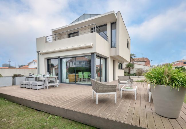 Ferienhaus in La Plaine-sur-Mer - Architektenhaus mit Blick auf das Meer in La Plaine sur Mer