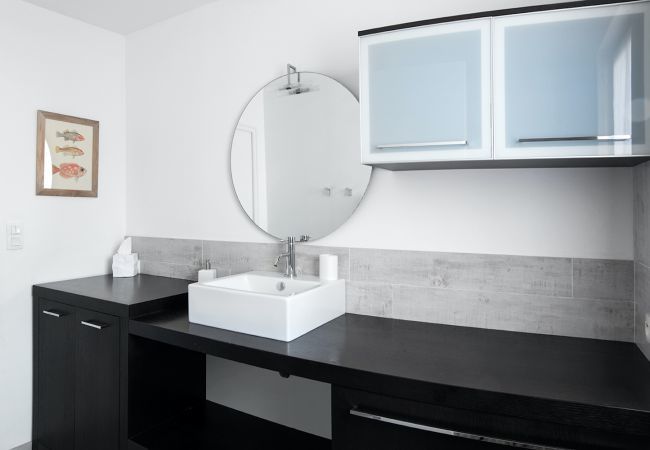 Ferienhaus in La Flotte - Villa für 12 mit Pool mit allem Komfort Ferienhaus in La Flotte - Villa für 12 mit Pool mit allem Komfort