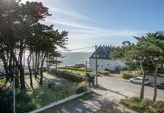 Ferienwohnung in Pornichet -  Apartment mit Meerblick und Füßen im Wasser! Ferienwohnung in Pornichet -  Apartment mit Meerblick und Füßen im Wasser!