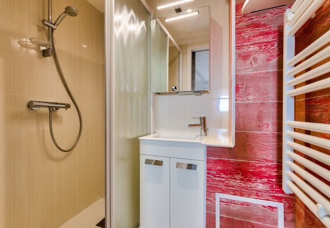 Ferienwohnung in St. Hilaire de Riez - Meerseite- Wohnung für 4 auf der Corniche Ferienwohnung in St. Hilaire de Riez - Meerseite- Wohnung für 4 auf der Corniche