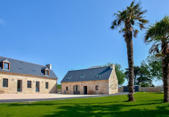 Ferienhaus in Plovan - Großes Haus und Park für 10 in der Familie