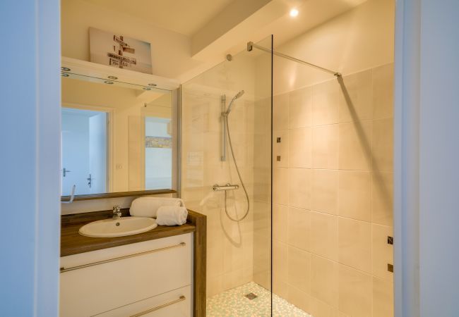 Ferienhaus in Plonéour-Lanvern - Land Bigouden, Haus für 8 mit Pool Ferienhaus in Plonéour-Lanvern - Land Bigouden, Haus für 8 mit Pool