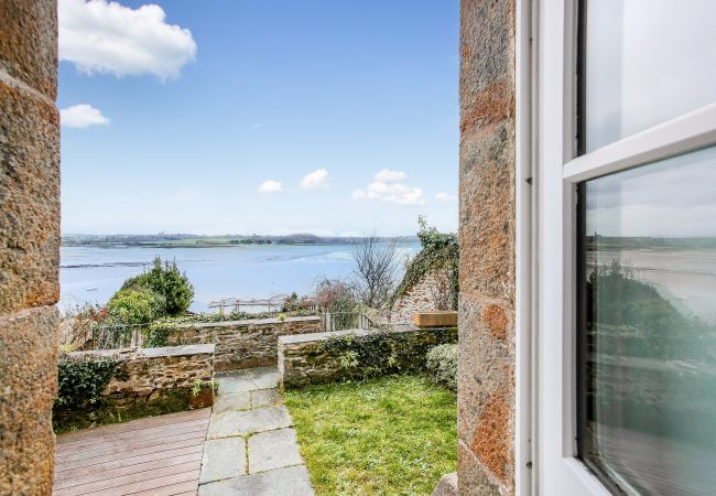 Ferienhaus in La Ville-ès-Nonais - Meerblick - Privater Zugang zur Strandpromenade Ferienhaus in La Ville-ès-Nonais - Meerblick - Privater Zugang zur Strandpromenade