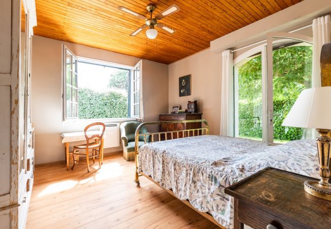Ferienhaus in Andernos-les-Bains - 400m vom Strand entfernt, Haus für 12 mit Pool Ferienhaus in Andernos-les-Bains - 400m vom Strand entfernt, Haus für 12 mit Pool