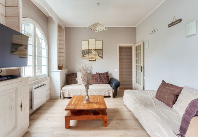 Ferienhaus in Andernos-les-Bains - 350m Strand von Le Betey- Haus für 9 mit Pool Ferienhaus in Andernos-les-Bains - 350m Strand von Le Betey- Haus für 9 mit Pool