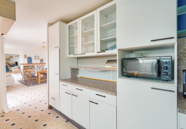 Ferienhaus in Loctudy - Hallenbad - Sauna - Haus für 9 in Loctudy Ferienhaus in Loctudy - Hallenbad - Sauna - Haus für 9 in Loctudy