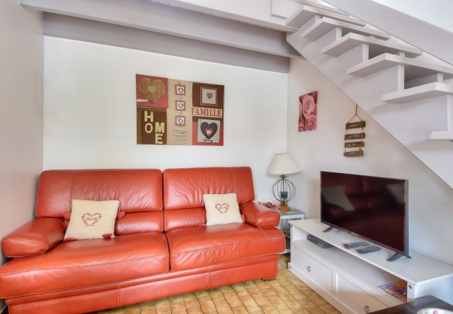 Doppelhaushälfte in St. Hilaire de Riez - 150m Strand - Haus für 4 - Farbige Terrasse Doppelhaushälfte in St. Hilaire de Riez - 150m Strand - Haus für 4 - Farbige Terrasse