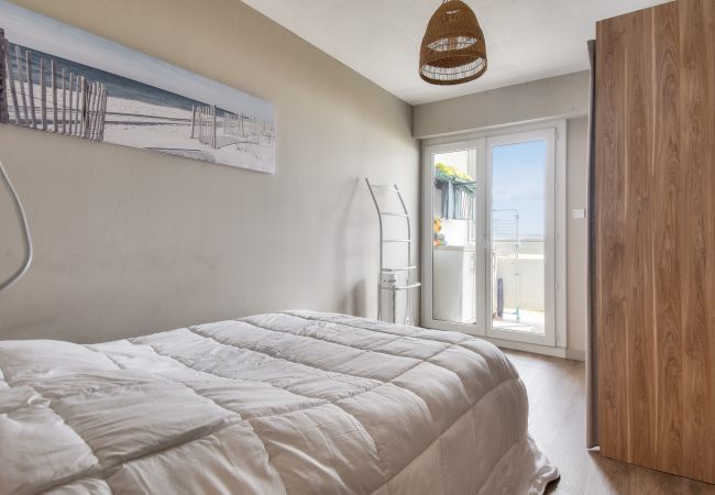 Ferienwohnung in St. Hilaire de Riez - Wohnung für 4, Meerblick und Füße im Wasser Ferienwohnung in St. Hilaire de Riez - Wohnung für 4, Meerblick und Füße im Wasser