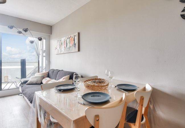 Ferienwohnung in St. Hilaire de Riez - Wohnung für 4, Meerblick und Füße im Wasser Ferienwohnung in St. Hilaire de Riez - Wohnung für 4, Meerblick und Füße im Wasser