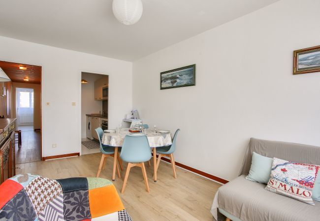 Ferienwohnung in Dinard - In der Nähe des Marktes und des Strandes L'Ecluse Ferienwohnung in Dinard - In der Nähe des Marktes und des Strandes L'Ecluse