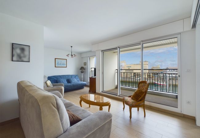 Ferienwohnung in Les Sables-d´Olonne -  Direkter Blick auf den Hafen von Les Sables d’Olonne, Aufenthalt für 6 Personen Ferienwohnung in Les Sables-d´Olonne -  Direkter Blick auf den Hafen von Les Sables d’Olonne, Aufenthalt für 6 Personen
