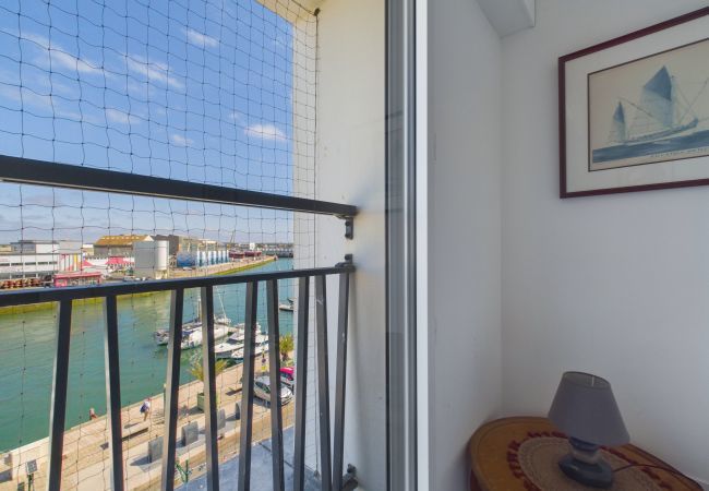 Ferienwohnung in Les Sables-d´Olonne -  Direkter Blick auf den Hafen von Les Sables d’Olonne, Aufenthalt für 6 Personen Ferienwohnung in Les Sables-d´Olonne -  Direkter Blick auf den Hafen von Les Sables d’Olonne, Aufenthalt für 6 Personen