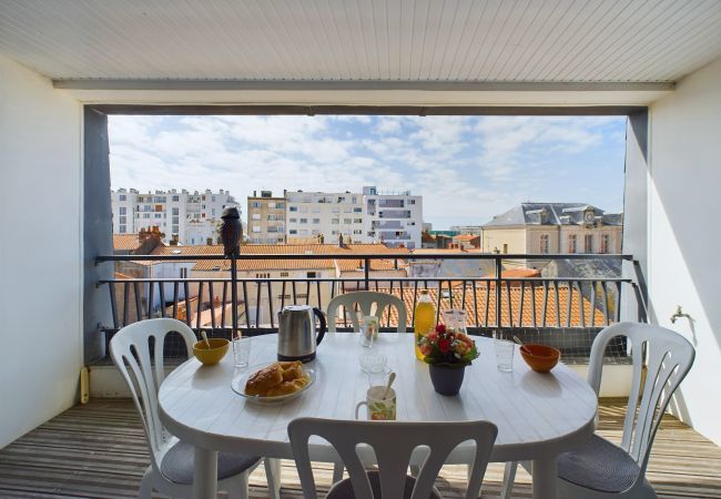 Ferienwohnung in Les Sables-d´Olonne -  Direkter Blick auf den Hafen von Les Sables d’Olonne, Aufenthalt für 6 Personen Ferienwohnung in Les Sables-d´Olonne -  Direkter Blick auf den Hafen von Les Sables d’Olonne, Aufenthalt für 6 Personen