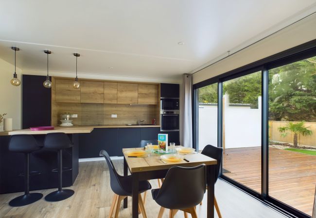 Chalet in Saint-Gilles-Croix-de-Vie - Les Voiles Blanches, Chalet mit Pool für 8 Personen Chalet in Saint-Gilles-Croix-de-Vie - Les Voiles Blanches, Chalet mit Pool für 8 Personen