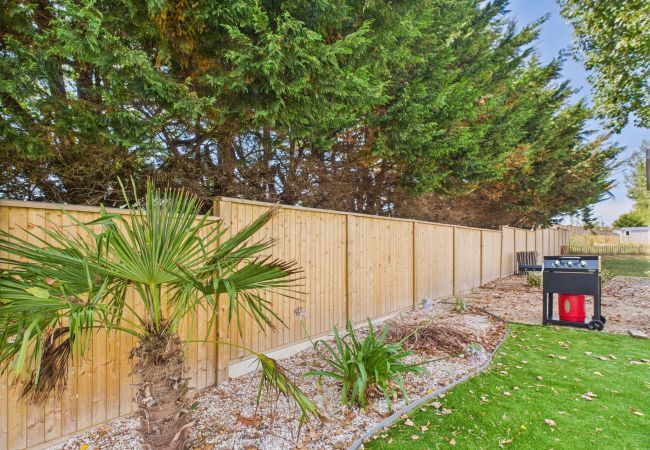 Chalet in Saint-Gilles-Croix-de-Vie - Les Voiles Blanches, Chalet mit Pool für 8 Personen Chalet in Saint-Gilles-Croix-de-Vie - Les Voiles Blanches, Chalet mit Pool für 8 Personen