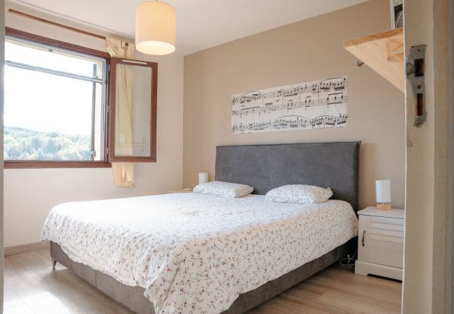 Ferienhaus in Auriac-du-Périgord - Anwesen für 8 Personen mit Swimmingpool Ferienhaus in Auriac-du-Périgord - Anwesen für 8 Personen mit Swimmingpool