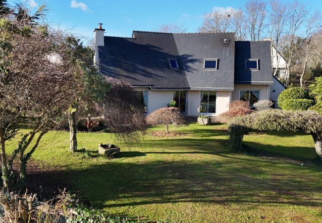 Ferienhaus in Fouesnant - Geräumiges Haus mit großem Garten für 6 Personen Ferienhaus in Fouesnant - Geräumiges Haus mit großem Garten für 6 Personen