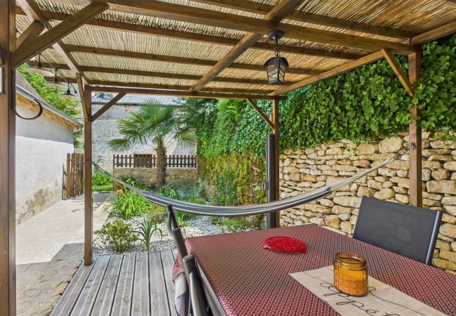 Ferienhaus in Auriac-du-Périgord - Kurzurlaub für 2 in Auriac mit gemütlichem Garten Ferienhaus in Auriac-du-Périgord - Kurzurlaub für 2 in Auriac mit gemütlichem Garten