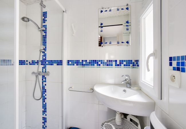 Ferienhaus in Dinard - Ty Glaz - Garten - Veranda - 800m vom Strand entfernt Ferienhaus in Dinard - Ty Glaz - Garten - Veranda - 800m vom Strand entfernt