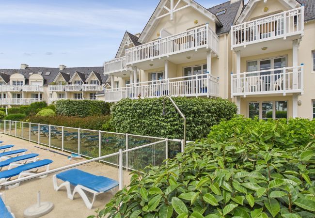 Ferienwohnung in Fouesnant - Balkon mit Meer- und Poolblick für 4 Personen Ferienwohnung in Fouesnant - Balkon mit Meer- und Poolblick für 4 Personen