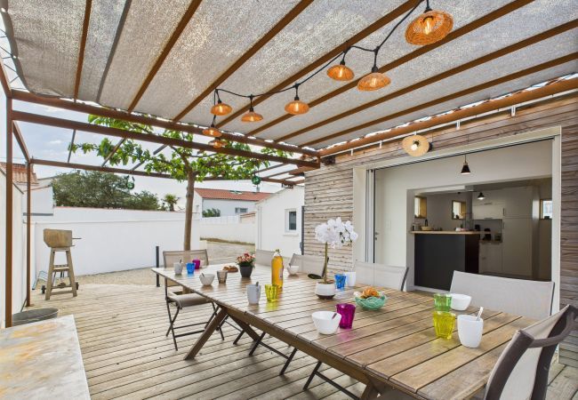 Ferienhaus in Les Sables-d´Olonne - Komplett renoviertes Haus für 10 – Terrasse Ferienhaus in Les Sables-d´Olonne - Komplett renoviertes Haus für 10 – Terrasse