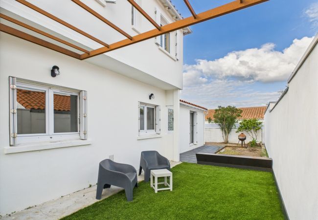 Ferienhaus in Les Sables-d´Olonne - Komplett renoviertes Haus für 10 – Terrasse Ferienhaus in Les Sables-d´Olonne - Komplett renoviertes Haus für 10 – Terrasse