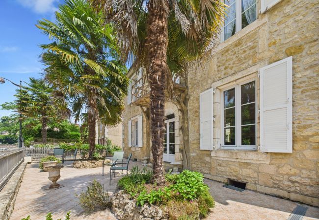 Ferienhaus in Montignac - Direkt an der Vézère – Haus für 6 – Terrasse