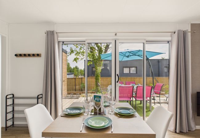 Chalet in Saint-Gilles-Croix-de-Vie - Gemeinsamer beheizter Pool, 2 Erwachsene 2 Kinder Chalet in Saint-Gilles-Croix-de-Vie - Gemeinsamer beheizter Pool, 2 Erwachsene 2 Kinder