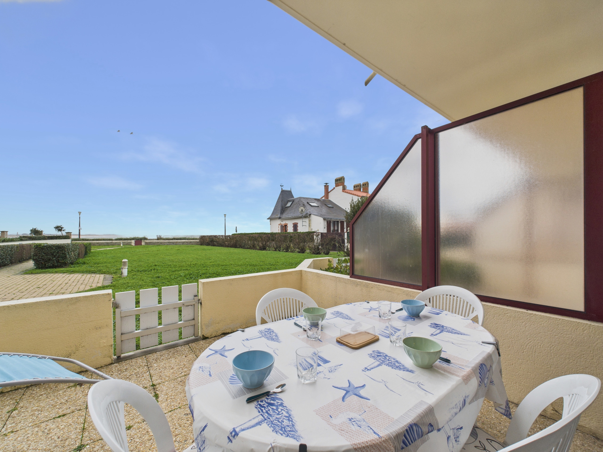  in Saint-Gilles-Croix-de-Vie - Meerblick für 2 Erwachsene und 2 Kinder