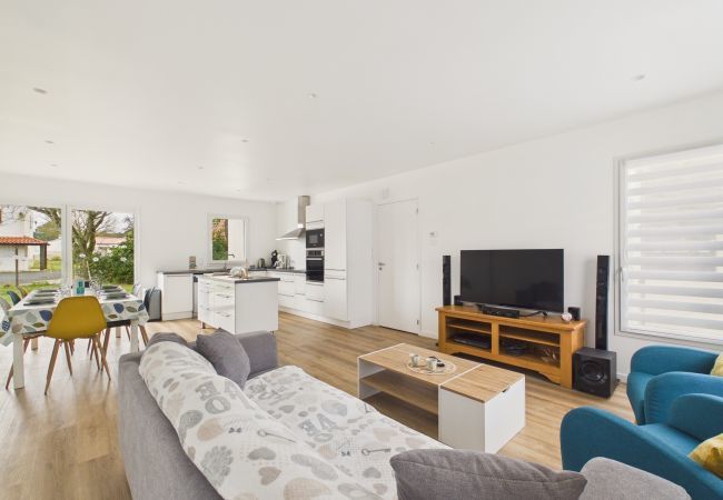 Ferienhaus in Notre-Dame-de-Monts - Komfortables Haus für 6 mit Garten und Whirlpool