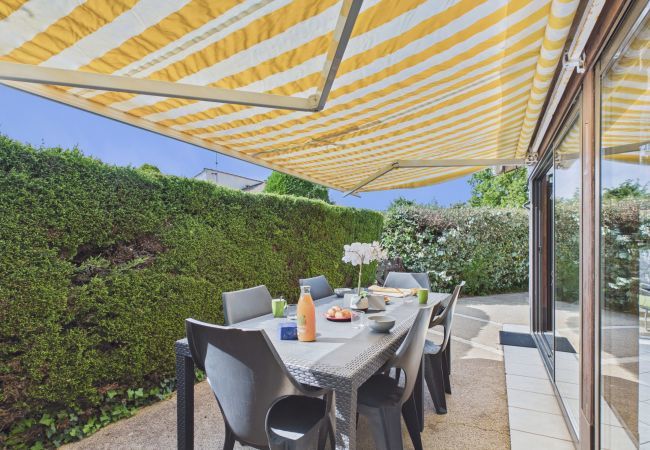 Ferienhaus in Saint-Vincent-sur-Jard - 950 m vom Meer entfernt, Haus mit Garten und Pool