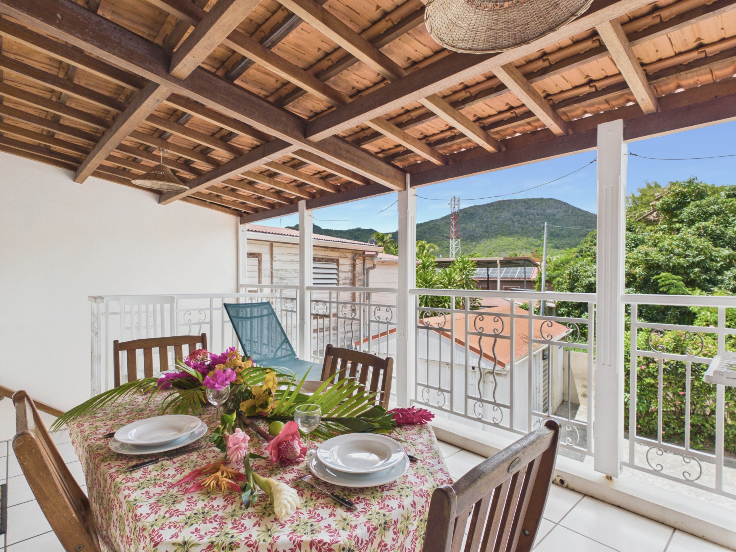  in Les Anses-d´Arlet - Apartment 100 m vom Meer, Terrasse & Grill