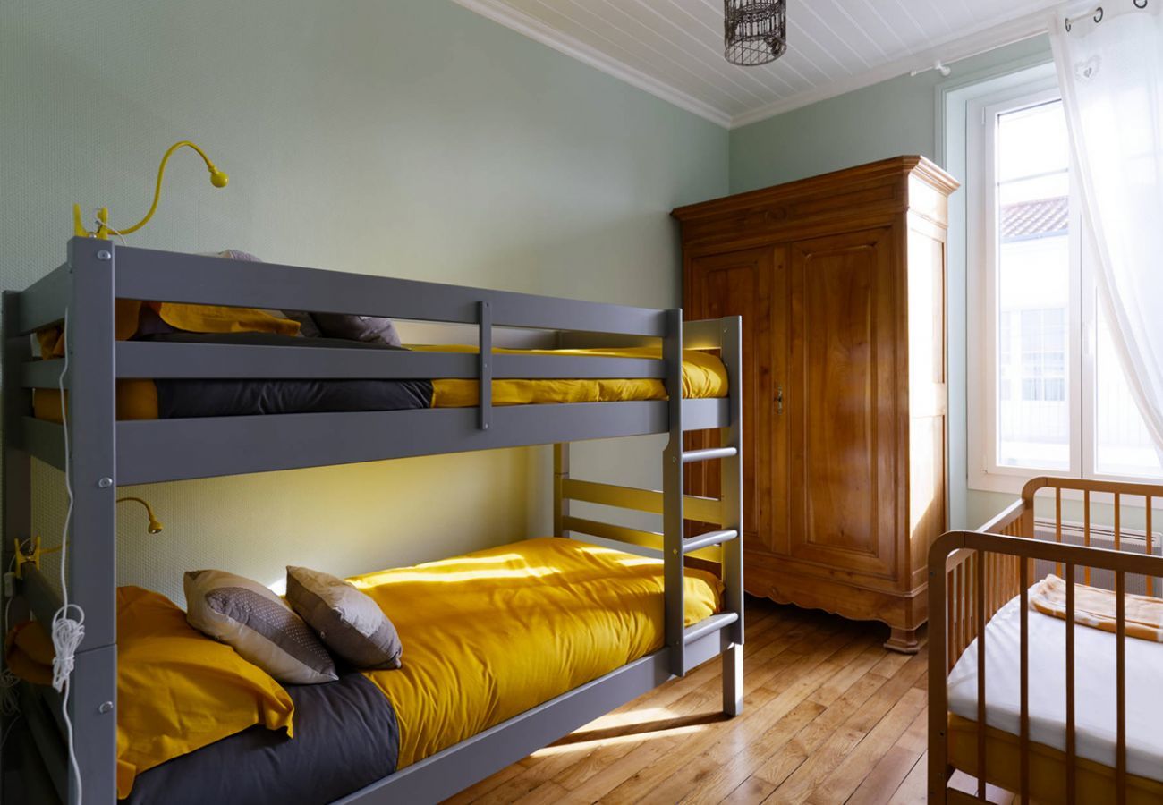 Ferienhaus in Beauvoir-sur-Mer - Im Herzen der Stadt, hübsches Haus für 6 mit Garten