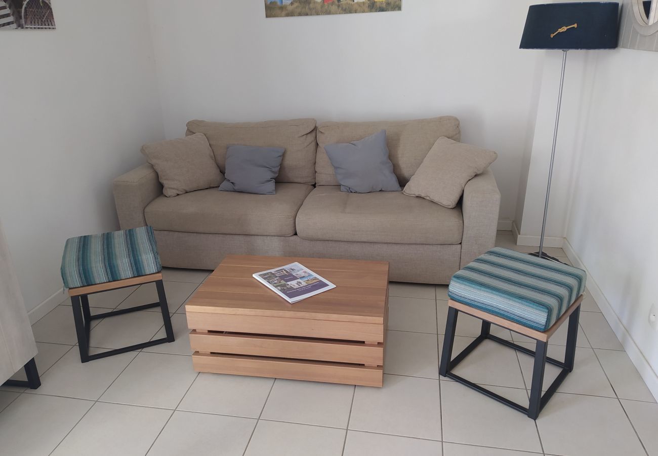 Doppelhaushälfte in Talmont-Saint-Hilaire - A small house in the Vendée, with access to the swimming pool