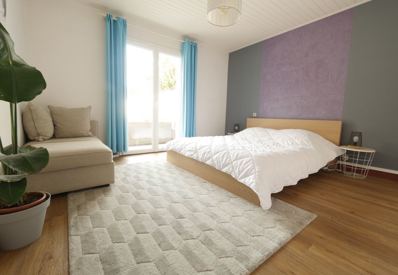 Ferienhaus in Saint-Jean-de-Monts - Villa mit Pool für 8 Personen
