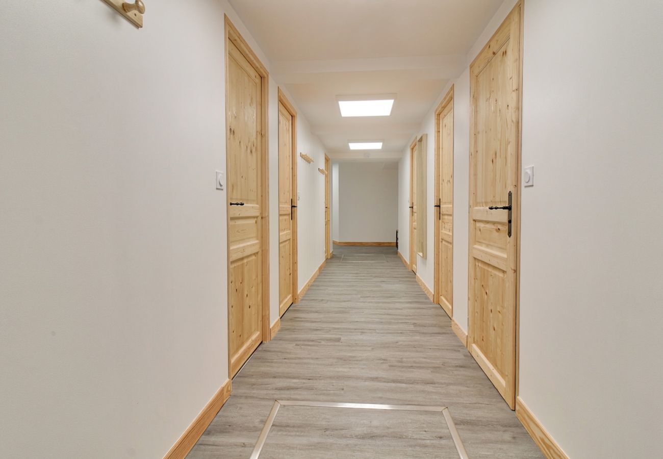 Ferienwohnung in Genos - 80 m von den Pisten entfernt, große Wohnung für 15