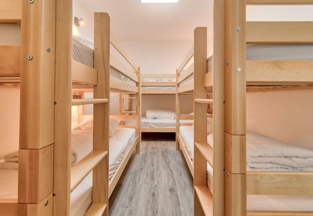 Ferienwohnung in Genos - 80 m von den Pisten entfernt, große Wohnung für 15