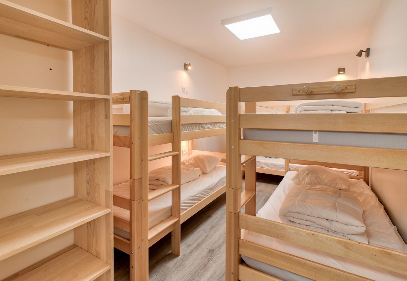 Ferienwohnung in Genos - 80 m von den Pisten entfernt, große Wohnung für 15