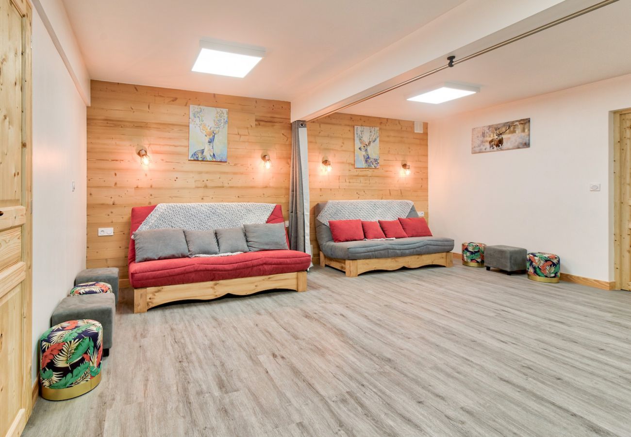 Ferienwohnung in Genos - 80 m von den Pisten entfernt, große Wohnung für 15