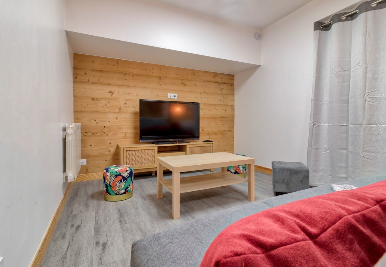 Ferienwohnung in Genos - 80 m von den Pisten entfernt, große Wohnung für 15