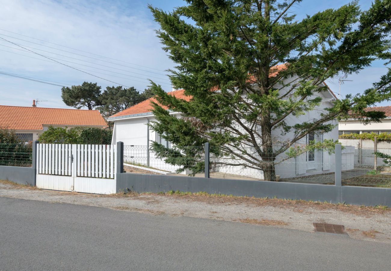 Ferienhaus in Saint-Michel-Chef-Chef - Haus mit Garten 140m vom Strand entfernt