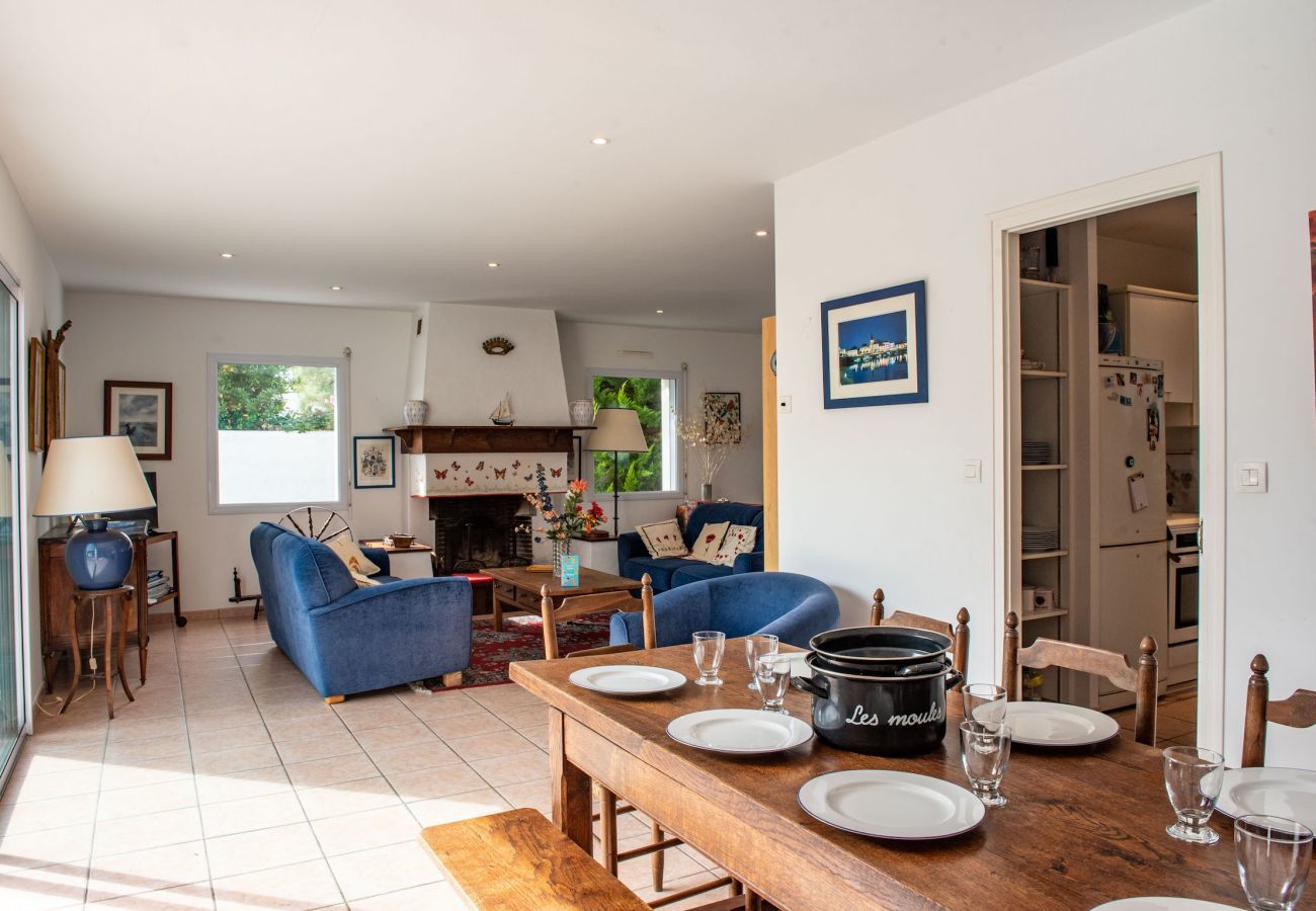 Ferienhaus in Saint-Gilles-Croix-de-Vie - La Maison Bleue: Für 8, St Gilles Croix de Vie